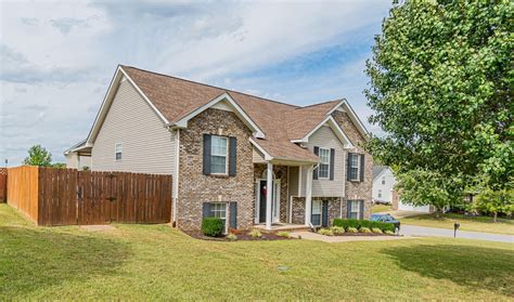 1374 Mountain Way Clarksville Tn 37043 Mls 2085878 Redfin