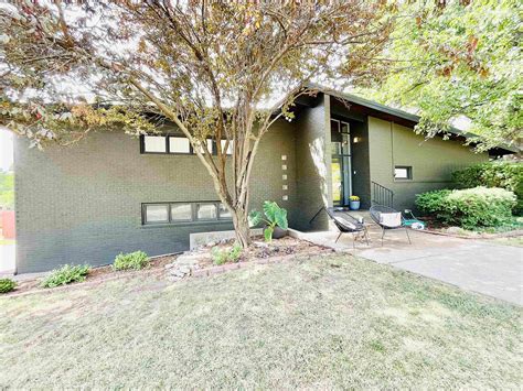 1801 Chelsea Dr El Dorado Ks 67042 Reecenichols Real Estate