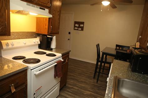 2 Bed 1 Bath Next To Ft Sill Has Washer And Air Conditioning