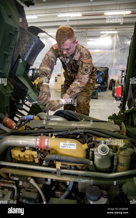 283 Us Army Mechanic Stock Photos High Res Pictures And Images