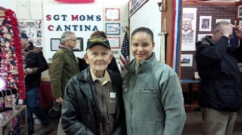 332Nd Rcs Recruiters Attend Veteran S Information Center Grand Opening