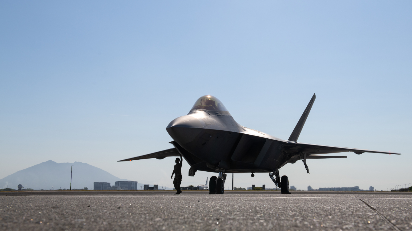 Air Force F 22 Raptors Make Their First Appearance At Clark Air Base Philippines Stars And