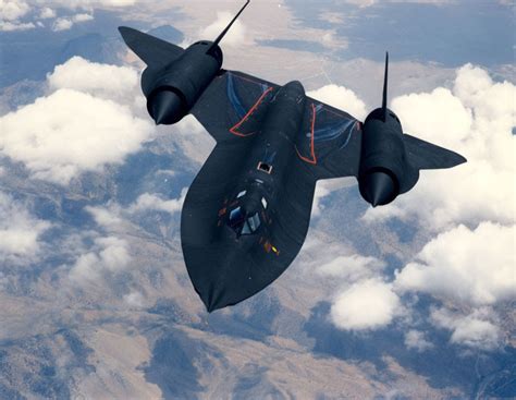 Alizul Lockheed Sr 71 Blackbird The Fastest Plane On Earth