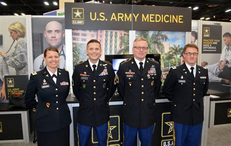 Army Recruiting Teamwork On Display At Major Medical Conference In San