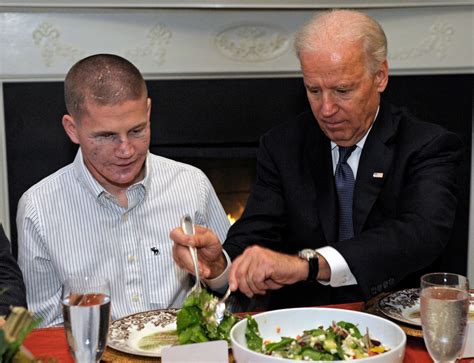 Bidens Host Wounded Troops The Washington Post