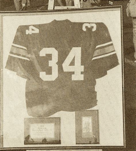 Bo Jackson S Jersey Was Retired At 1992 Auburn Arkansas Game