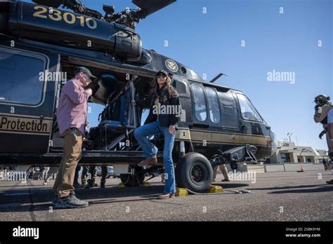 Border Into United States Hi Res Stock Photography And Images Alamy