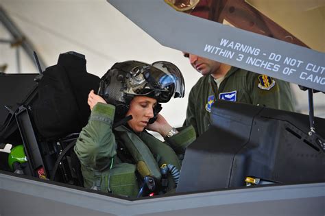 Christine Mau Becomes First U S Female Pilot To Fly F 35 Lightning Ii