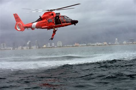 Dvids Images Coast Guard Rescue Swimmer Conducts Free Fall