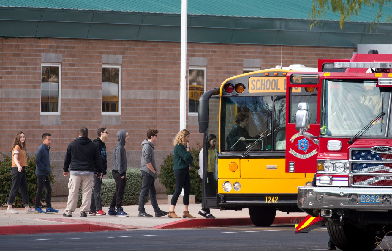 Gilbert Amp 39 S Highland High School To Reopen After Lockdown For Bomb Threat