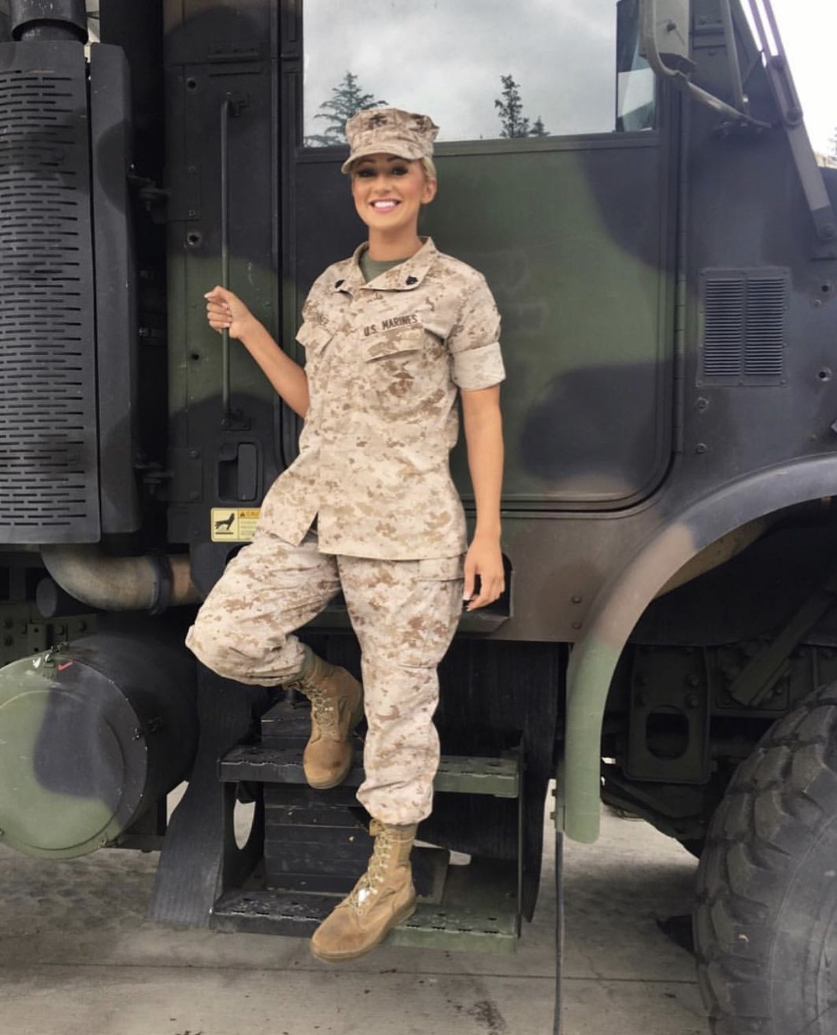 Hermoso Par De Soldados Army Women Military Women Female Marines