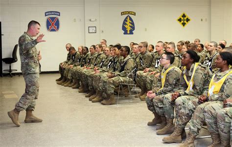 High Schoolers Enter Army Through Split Option Program Article The