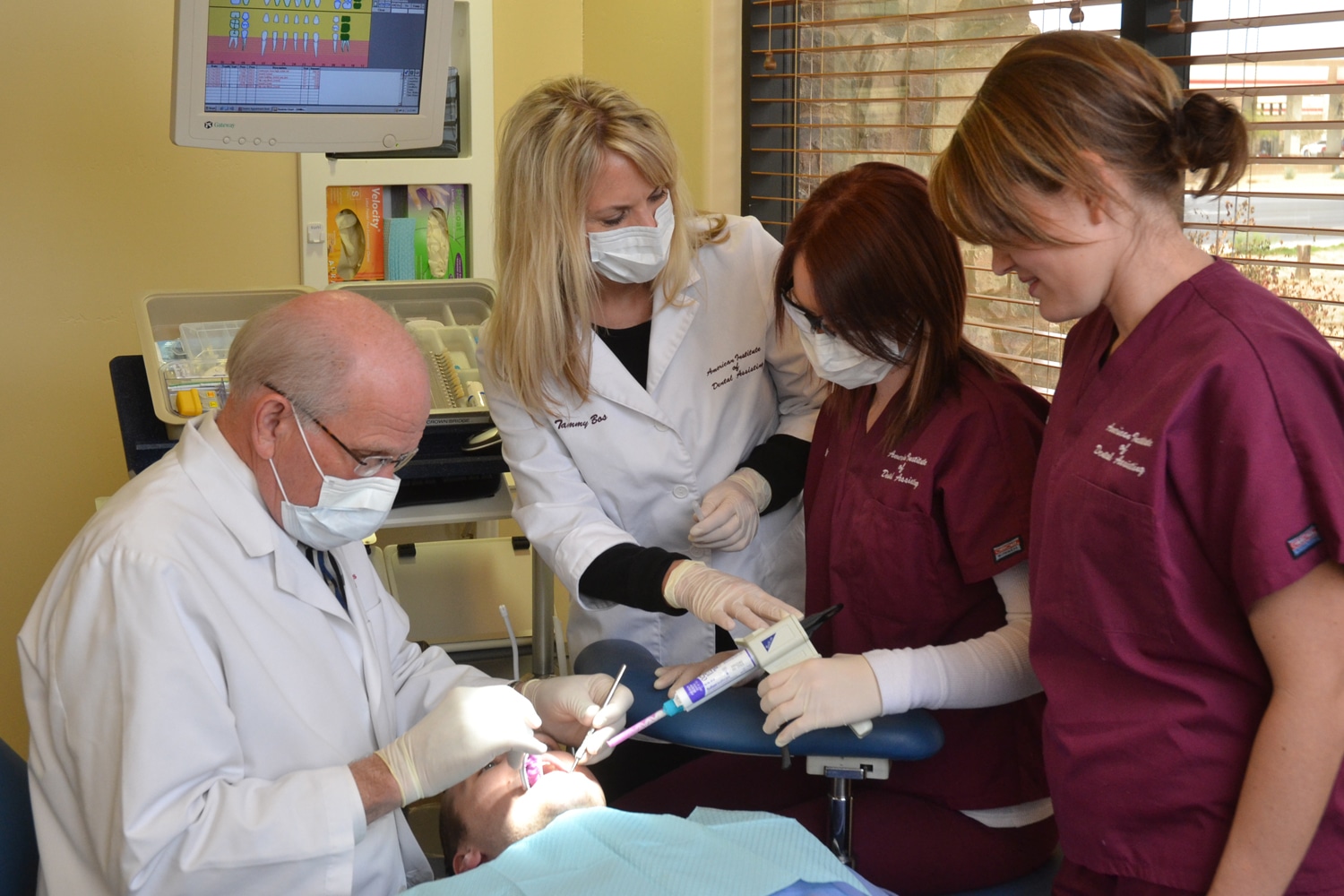 How To Become A Dental Assistant Your Complete Guide Articlecity Com