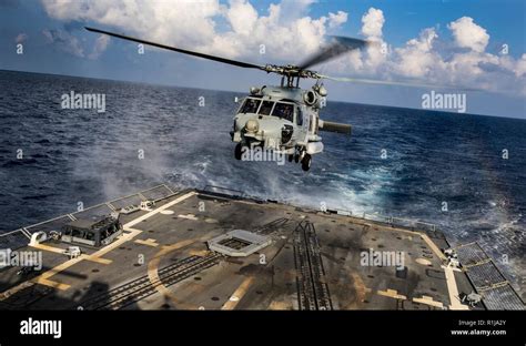 Hsm 37 Easyriders Mh 60R Seahawk Lands Aboard Destroyer Uss Halsey For South China Sea Flight