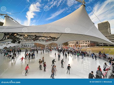 Ice Skating Kansas City Crown Center Ice Terrace Skating Rink Kc Mo Crown Center