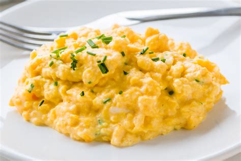 Joel Amp 39 S Perfectly Creamy Dairy Free Scrambled Eggs Recipe