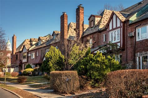 Living In Kew Gardens Hills Queens The New York Times