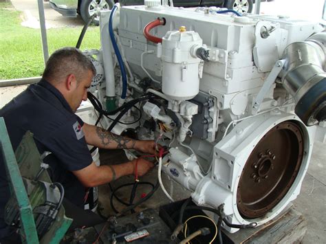 Marine Diesel Engine Mechanic