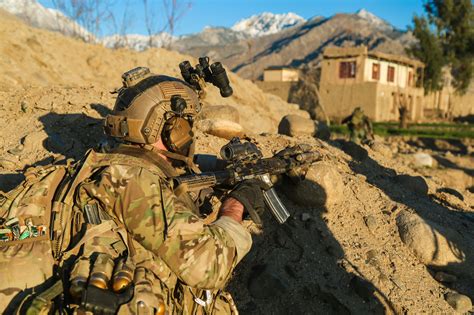 Military Armament Green Berets With 10Th Special Forces Group