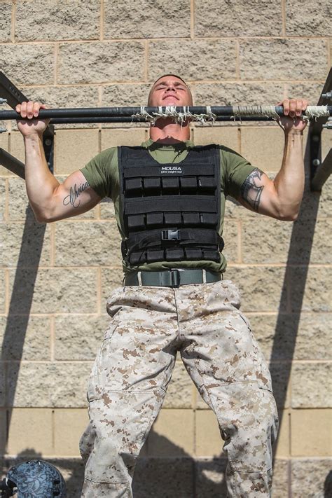 Military Muscle 5 Weight Vest Workouts For All Levels