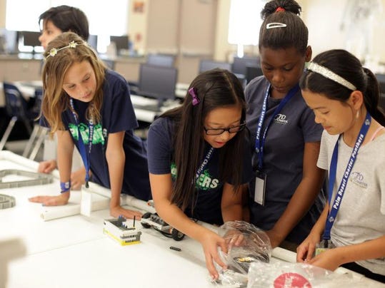 Palm Desert Charter Middle School Unveils Robotics Lab