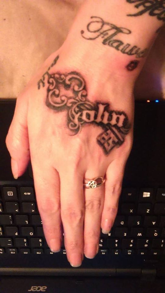 Tattoo Hand Name