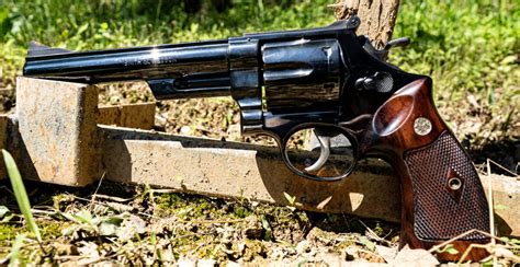 The Dirty Harry 44 Magnum A Look At The Smith Wesson Model 29