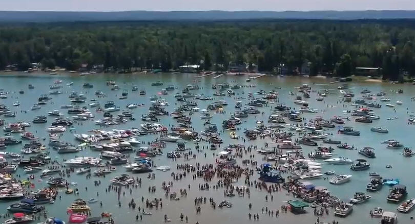 Torch Lake Michigan Sandbar Party Several Test Positive For Covid 19 After Attending July 4Th