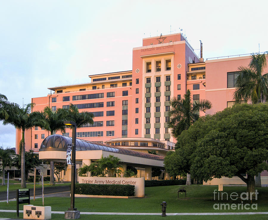 Tripler Army Medical Center Honolulu Photograph By Kenneth Lempert