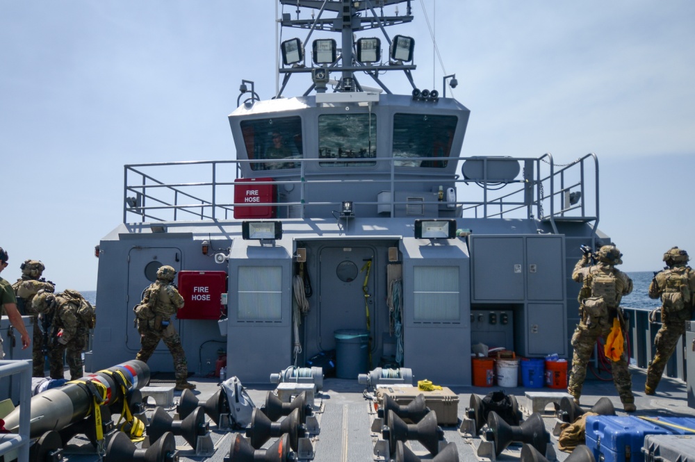 Us Coast Guard Sends Its Deployable Specialized Forces To Australia