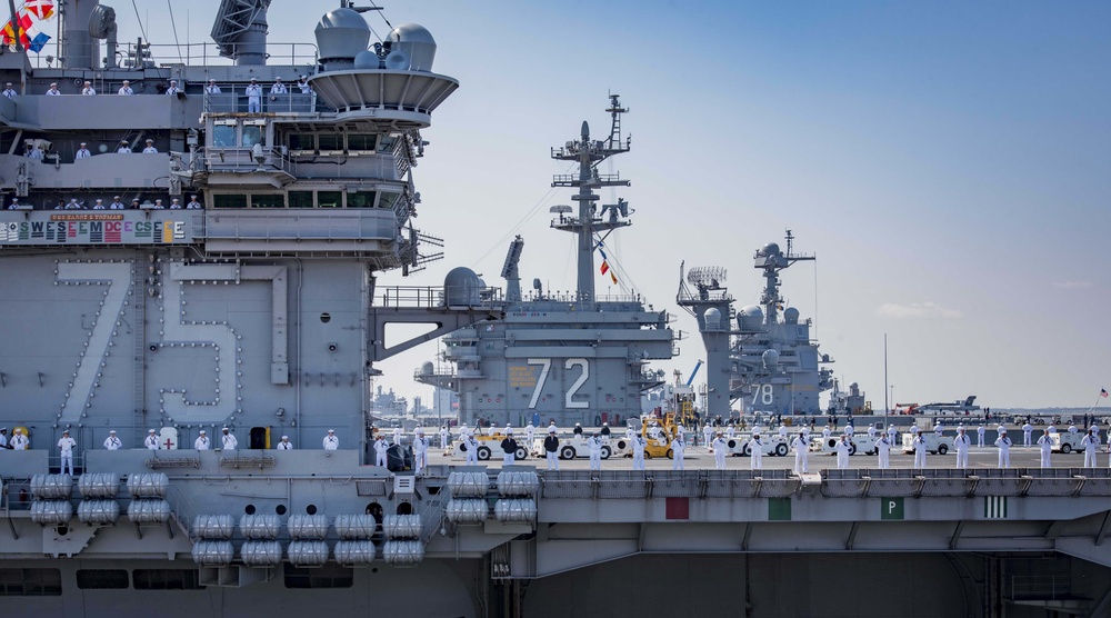 Uss Harry S Truman Cvn 75 Deploys Norfolk April 11 2 Flickr