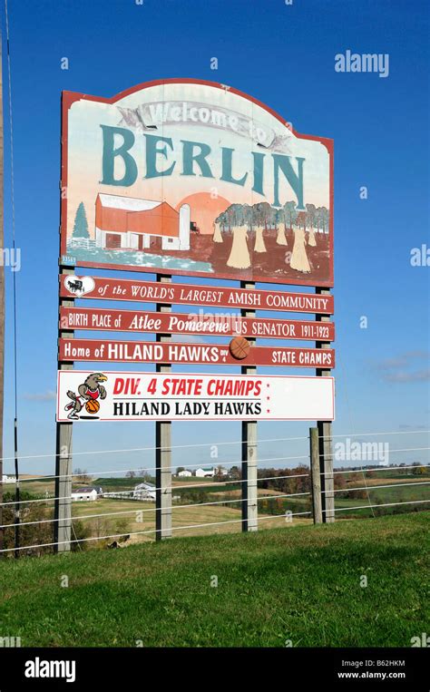 Welcome Sign Berlin Ohio Holmes County Amish Community U S Stock Photo Alamy