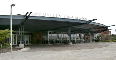 West Valley School Board Member Steps Down Local Yakimaherald Com